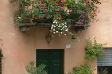 Sciolze in Fiore - Casa addobbata