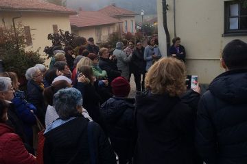 Inaugurazione panchina rossa