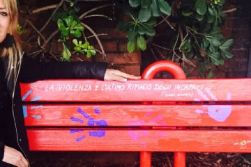 Inaugurazione panchina rossa